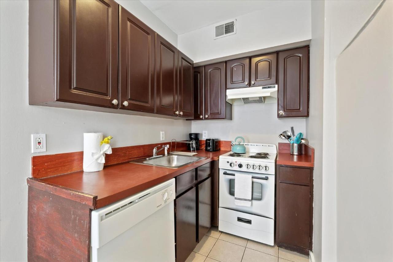 Apartment Cozy 1br W Deck Near Rittenhouse *